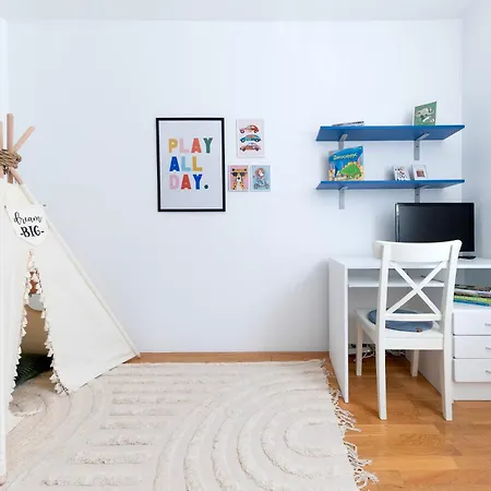 Modern Living - Family - Private Parking Διαμέρισμα Νόβι Σαντ