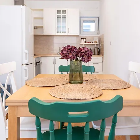 Modern Living - Family - Private Parking * Νόβι Σαντ