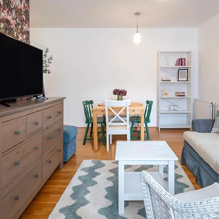 Modern Living - Sapphire - Private Parking Novi Sad